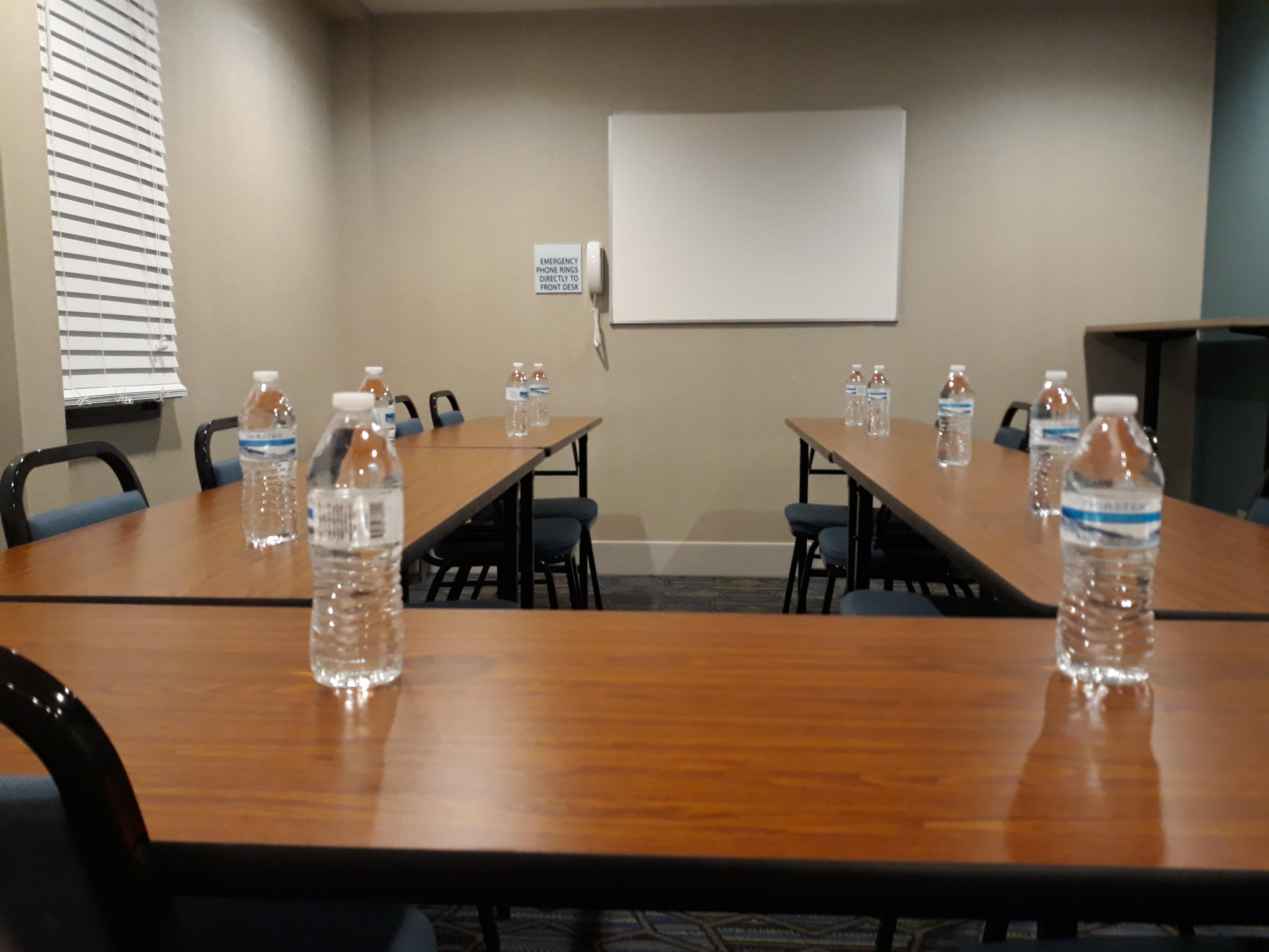 Express Pittsburgh-north/harmarville By Ihg Hotel