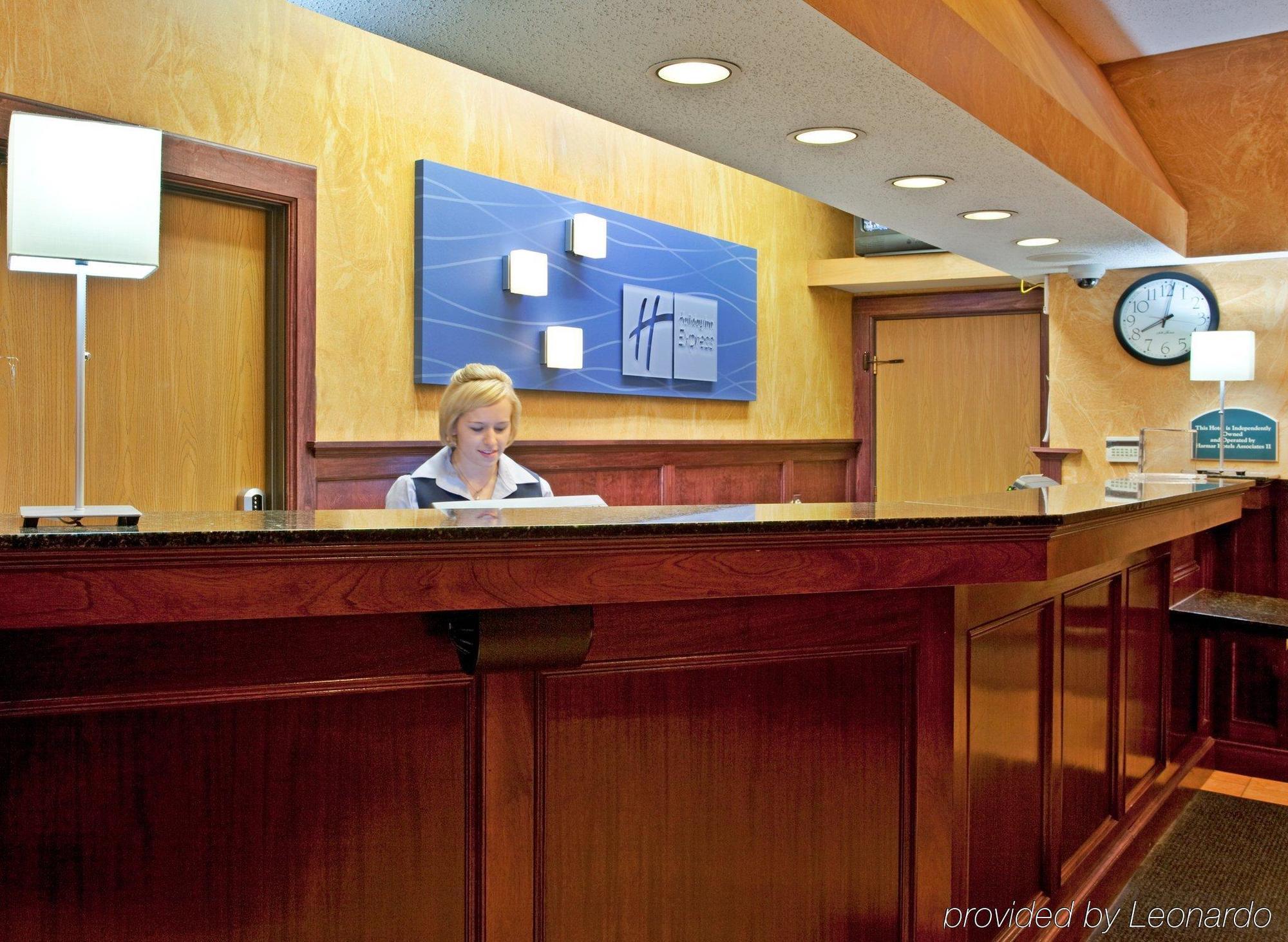 Hotel Express Pittsburgh-north/harmarville By Ihg 2*